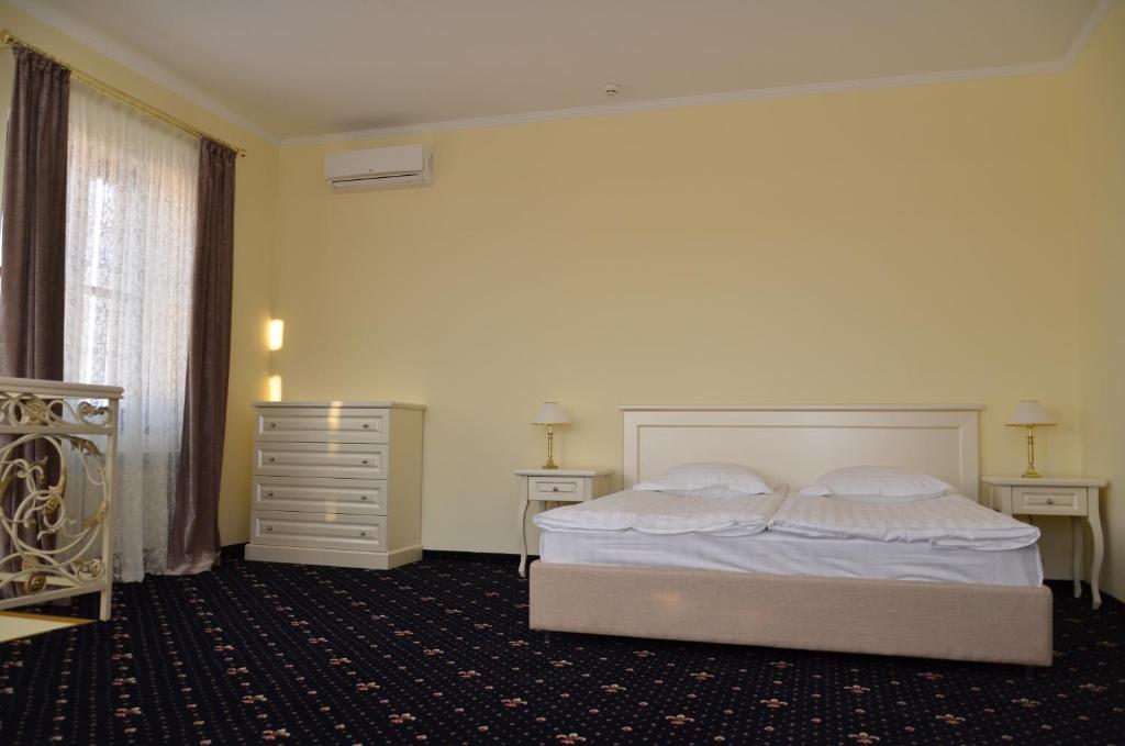 Chateau Royal Hotel Berezovka  Rom bilde