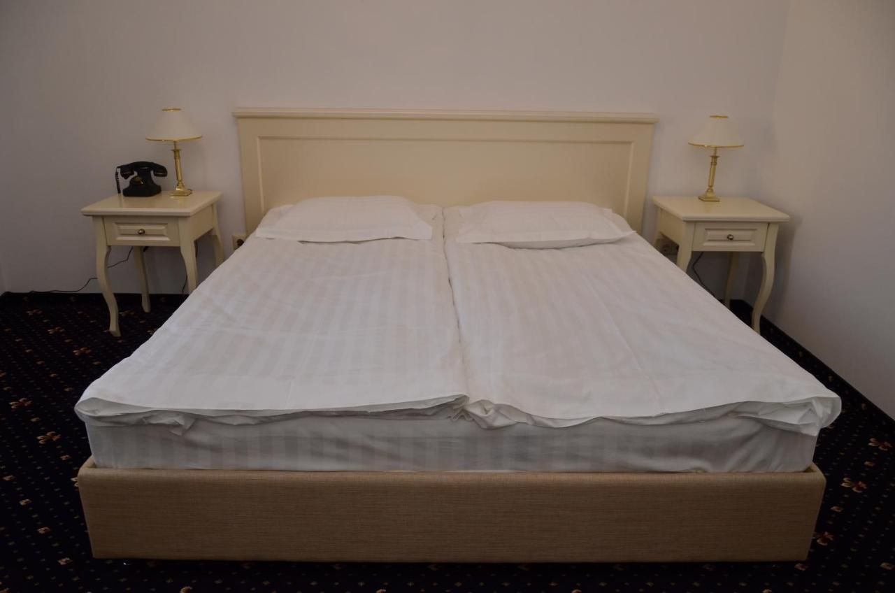 Chateau Royal Hotel Berezovka  Rom bilde